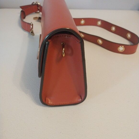 Charles & Keith Circular Buckle Crossbody Purse Bag Mauve Push Lock Closure - Picture 6 of 15